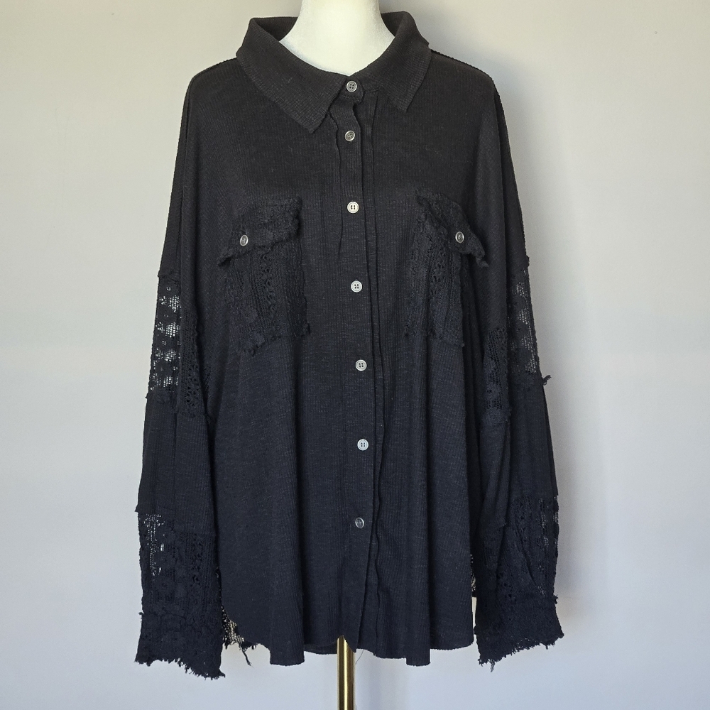 Surrealist USA Women's Black Boho Button-Up Long Sleeve Lace Top Size 3 (L)
